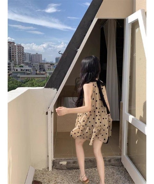 NoBelle(ノベル)の「ドット柄ワンホン風 ノースリーブ水玉ワンピース(ワンピース・レディース・ブラウン・M/S)」の3枚目の写真