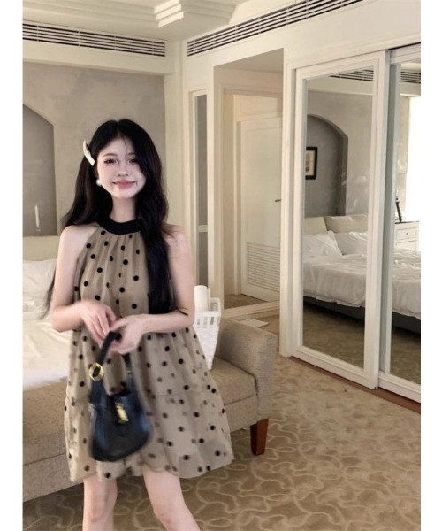 NoBelle(ノベル)の「ドット柄ワンホン風 ノースリーブ水玉ワンピース(ワンピース・レディース・ブラウン・M/S)」の4枚目の写真