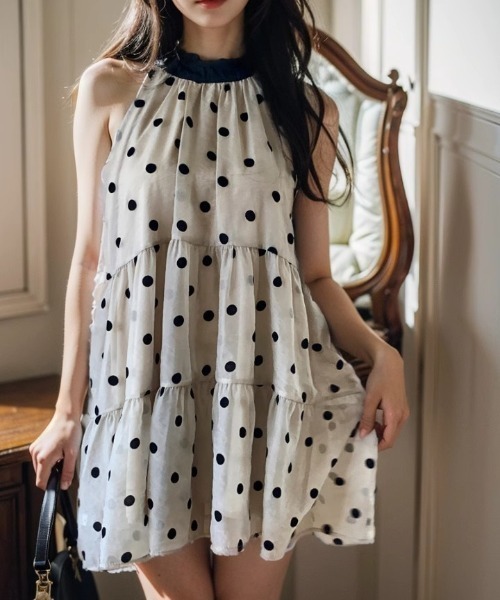 NoBelle(ノベル)の「ドット柄ワンホン風 ノースリーブ水玉ワンピース(ワンピース・レディース・ブラウン・M/S)」の7枚目の写真