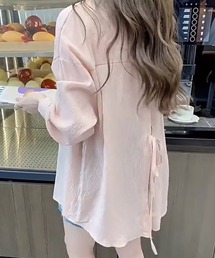 バックオープンリボンシャツ