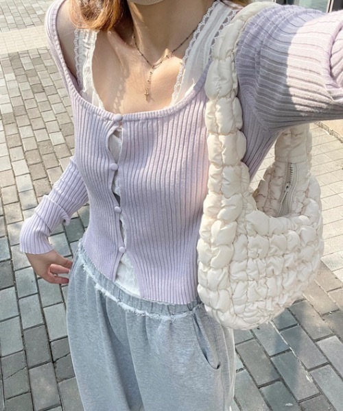 Alvia(アルビア)の「レイヤード風 ニットトップス(ニット/セーター・レディース・グレー/ラベンダー・M)」の4枚目の写真