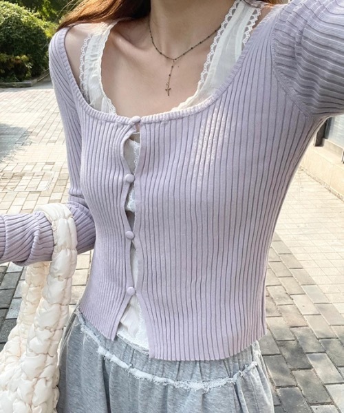 Alvia(アルビア)の「レイヤード風 ニットトップス(ニット/セーター・レディース・グレー/ラベンダー・M)」の5枚目の写真