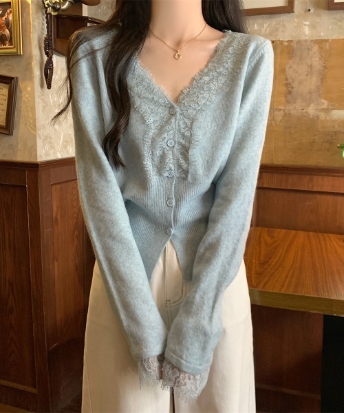 Aelina(エリナ)の「Vネックレースパッチワークニットカーディガン(カーディガン/ボレロ・レディース・ベージュ/イエロー/ブルー/グレー・FREE)」の4枚目の写真