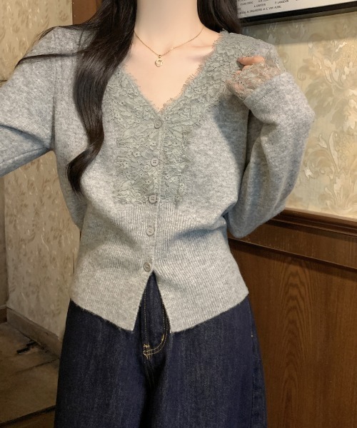 Aelina(エリナ)の「Vネックレースパッチワークニットカーディガン(カーディガン/ボレロ・レディース・ベージュ/イエロー/ブルー/グレー・FREE)」の6枚目の写真