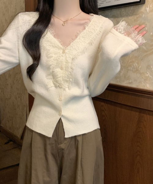 Aelina(エリナ)の「Vネックレースパッチワークニットカーディガン(カーディガン/ボレロ・レディース・ベージュ/イエロー/ブルー/グレー・FREE)」の16枚目の写真