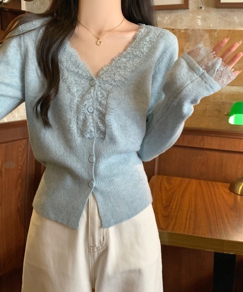 Aelina(エリナ)の「Vネックレースパッチワークニットカーディガン(カーディガン/ボレロ・レディース・ベージュ/イエロー/ブルー/グレー・FREE)」の18枚目の写真