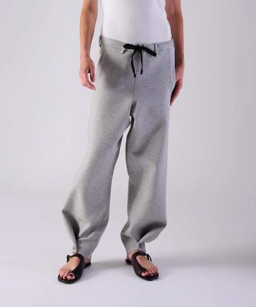 COGTHEBIGSMOKE(コグザビッグスモーク)の「【COGTHEBIGSMOKE/コグザビッグスモーク】LANA TROUSERS/イージートラウザーズ/ストレートワイドパンツ(その他パンツ・レディース・グレー/オフホワイト/ブラック・1)」の3枚目の写真