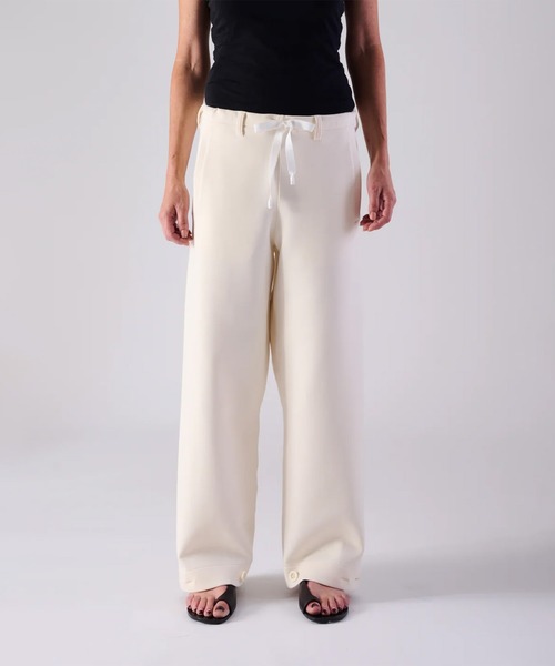 COGTHEBIGSMOKE(コグザビッグスモーク)の「【COGTHEBIGSMOKE/コグザビッグスモーク】LANA TROUSERS/イージートラウザーズ/ストレートワイドパンツ(その他パンツ・レディース・グレー/オフホワイト/ブラック・1)」の2枚目の写真