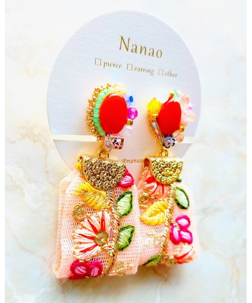 tone(トーン)の「【七音】チェコガラスとインド刺繍リボンのイヤリング(MA)(イヤリング・レディース・ブラウン/レッド/ライトブルー/パープル・FREE)」の10枚目の写真