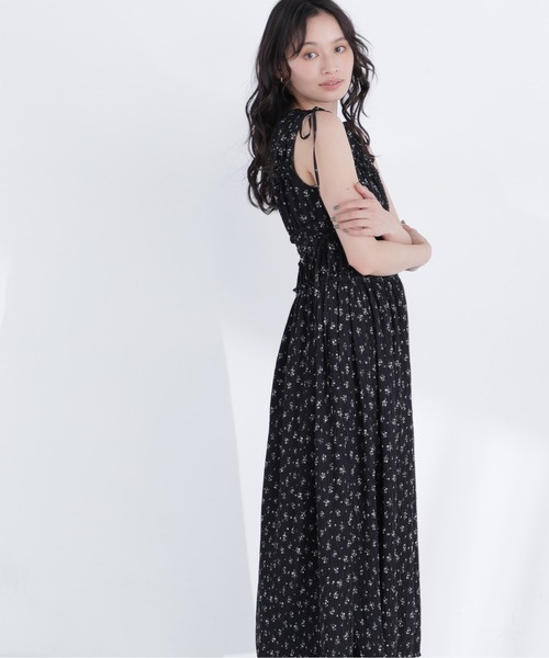NATURAL BEAUTY BASIC(ナチュラルビューティーベーシック)の「フラワープリントドロストワンピース(ワンピース・レディース・ブラック系その他2/ホワイト系その他/レッド系その他・P/S/MEDIUM/SMALL)」の13枚目の写真