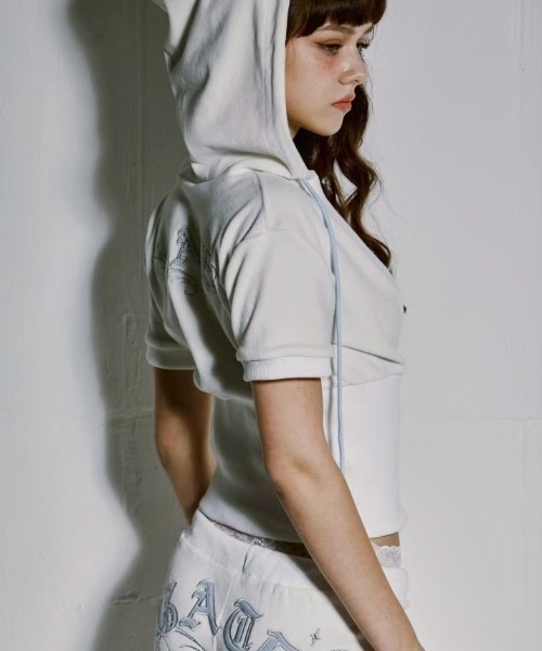 GATELESS(ゲートレス)の「【GATELESS】SUMMER RETRO ZIP UP / 【ゲートレス】ロゴサマーレトロジップアップ半袖Tシャツ(パーカー・レディース・ネイビー/ホワイト・ONE SIZE)」の9枚目の写真