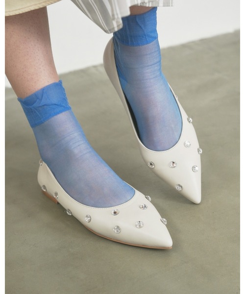 Emma Francis(エマフランシス)の「ビジュー フラット パンプス(パンプス・レディース・アイボリー/ピンク/ブラック・22.5cm/25.0cm/24.5cm/24.0cm/23.5cm/23.0cm/22.0cm)」の2枚目の写真
