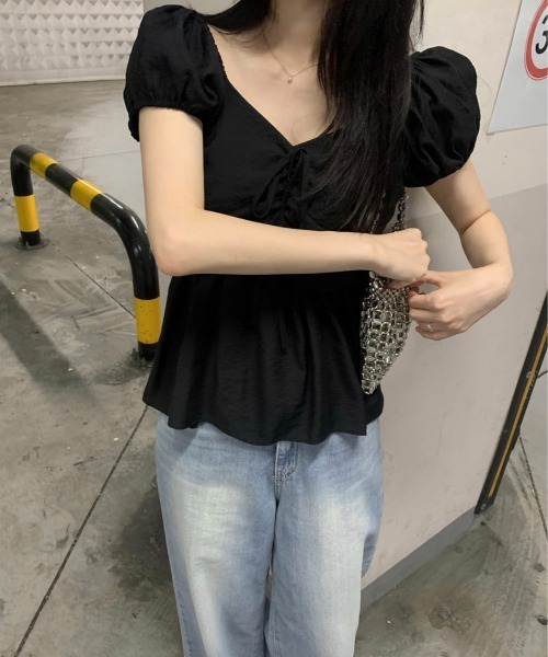 AMAJI（アマジ）の「オフショルダートップス パフスリーブ 半袖 フロントリボン ギャザー切替（Tシャツ/カットソー・レディース・ピンク/ホワイト/ブラック・FREE）」の2枚目の写真
