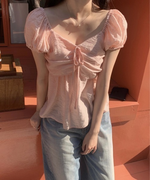 AMAJI（アマジ）の「オフショルダートップス パフスリーブ 半袖 フロントリボン ギャザー切替（Tシャツ/カットソー・レディース・ピンク/ホワイト/ブラック・FREE）」の5枚目の写真