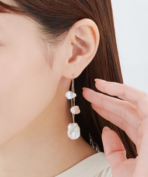 festaria bijou SOPHIA(フェスタリアビジュソフィア)の「K10YG 淡水パール ピアス(ピアス(両耳用)・レディース・イエローゴールド・ONE SIZE)」の3枚目の写真