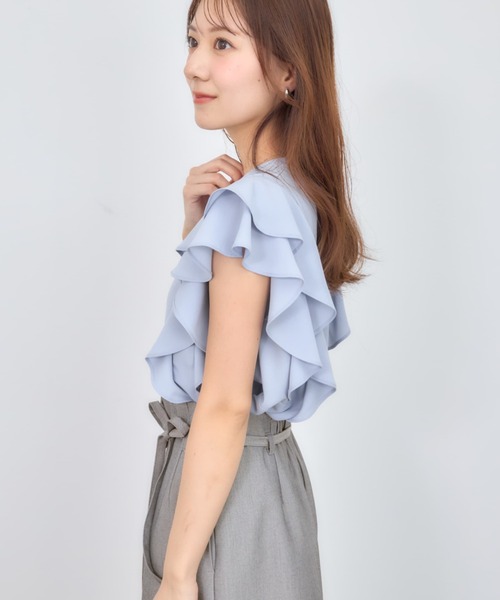 COHINA（コヒナ）の「ティアードラッフルブラウス 【低身長・小柄女性】（シャツ/ブラウス・レディース・ブルー/ホワイト/ベージュ・ONE SIZE）」の11枚目の写真