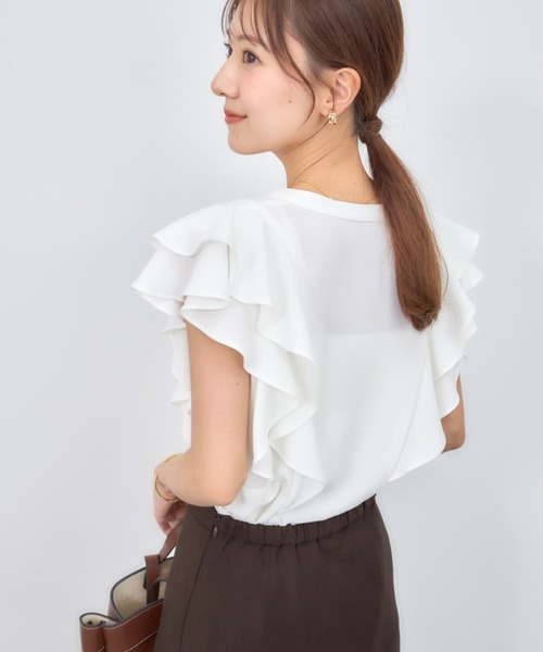 COHINA（コヒナ）の「ティアードラッフルブラウス 【低身長・小柄女性】（シャツ/ブラウス・レディース・ブルー/ホワイト/ベージュ・ONE SIZE）」の6枚目の写真
