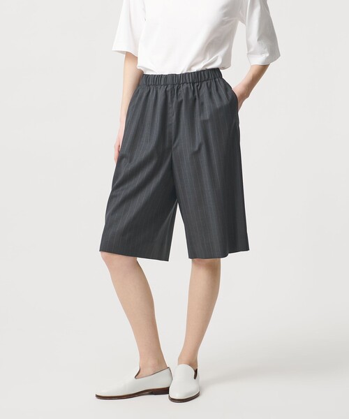 LOEFF(ロエフ)の「<LOEFF>トロピカルウール キュロット ピンストライプ(その他パンツ・レディース・ダークグレー・1/0)」の1枚目の写真