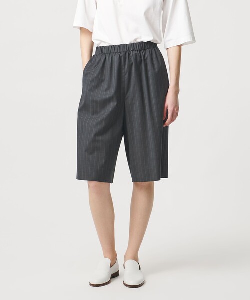 LOEFF(ロエフ)の「<LOEFF>トロピカルウール キュロット ピンストライプ(その他パンツ・レディース・ダークグレー・1/0)」の2枚目の写真