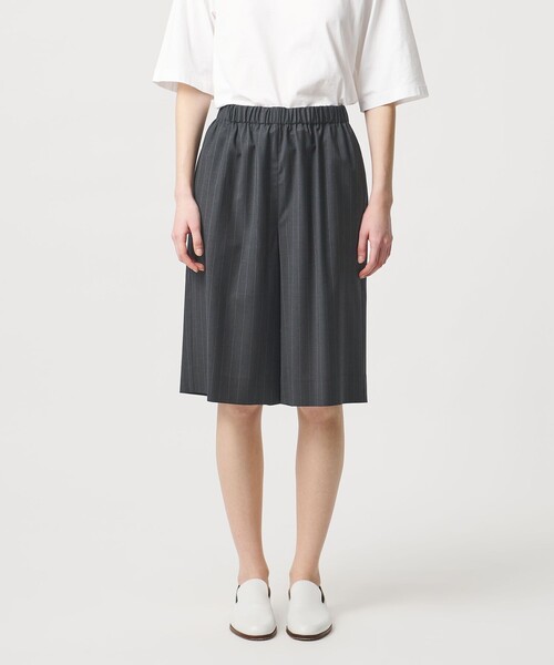 LOEFF(ロエフ)の「<LOEFF>トロピカルウール キュロット ピンストライプ(その他パンツ・レディース・ダークグレー・1/0)」の5枚目の写真