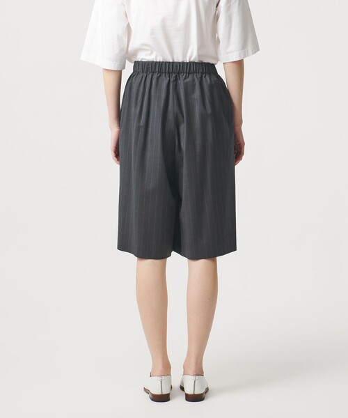 LOEFF(ロエフ)の「<LOEFF>トロピカルウール キュロット ピンストライプ(その他パンツ・レディース・ダークグレー・1/0)」の8枚目の写真