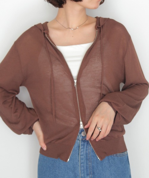 cheriella（シェリエラ）の「【cheriella】シアーフードダブルジップニットパーカー  SHEER DOUBLE ZIP KNIT HOODIE（カーディガン/ボレロ・レディース・ブラウン/ネイビー/パープル/アイボリー/レモンイエロー・FREE）」の3枚目の写真