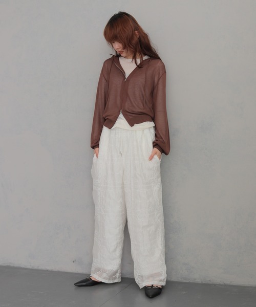 cheriella（シェリエラ）の「【cheriella】シアーフードダブルジップニットパーカー  SHEER DOUBLE ZIP KNIT HOODIE（カーディガン/ボレロ・レディース・ブラウン/ネイビー/パープル/アイボリー/レモンイエロー・FREE）」の13枚目の写真