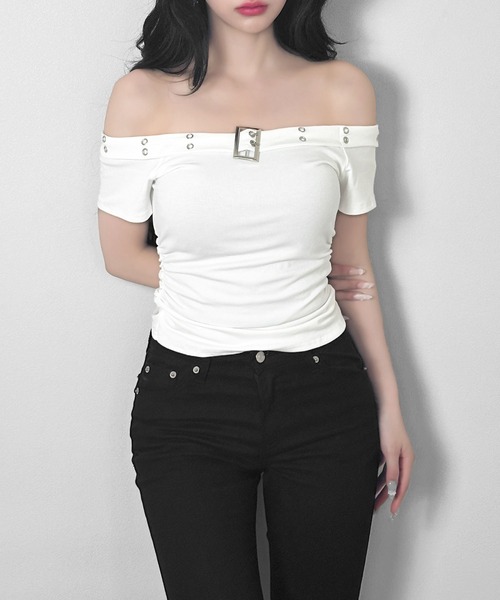 FOLLOWIN(フォロウィン)の「【4color 】バックルポイントオフショルシャーリングトップス(Tシャツ/カットソー・レディース・グレー/ブラウン/ブラック/ホワイト・FREE)」の7枚目の写真