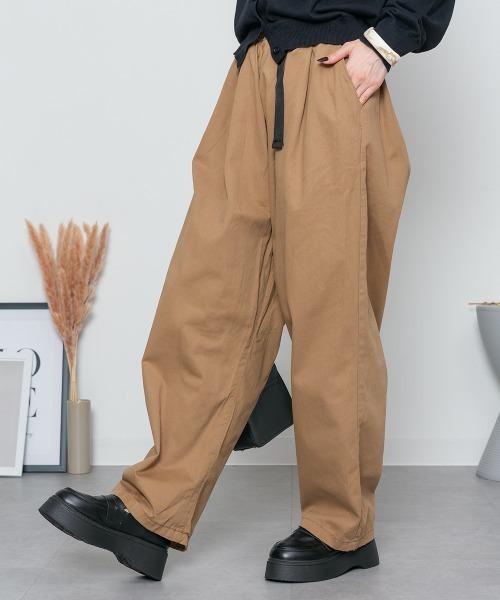 MARAI(マーライ)の「前バックルバルーンパンツ(その他パンツ・レディース・ブラック/ベージュ/カーキ・LL/3L/4L/L/M)」の11枚目の写真