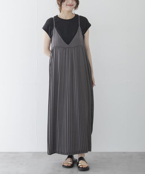 URBAN RESEARCH Sonny Label(アーバンリサーチサニーレーベル)の「『WEB限定』Tシャツ×プリーツキャミワンピース SET(ワンピース・レディース・グレー/ブラック・FREE)」の2枚目の写真