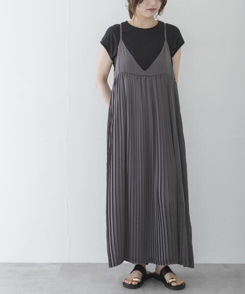 URBAN RESEARCH Sonny Label(アーバンリサーチサニーレーベル)の「『WEB限定』Tシャツ×プリーツキャミワンピース SET(ワンピース・レディース・グレー/ブラック・FREE)」の18枚目の写真
