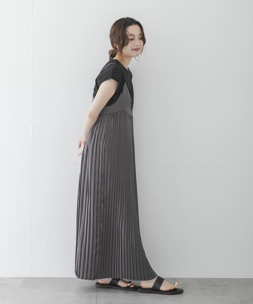URBAN RESEARCH Sonny Label(アーバンリサーチサニーレーベル)の「『WEB限定』Tシャツ×プリーツキャミワンピース SET(ワンピース・レディース・グレー/ブラック・FREE)」の20枚目の写真