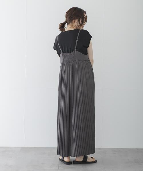 URBAN RESEARCH Sonny Label(アーバンリサーチサニーレーベル)の「『WEB限定』Tシャツ×プリーツキャミワンピース SET(ワンピース・レディース・グレー/ブラック・FREE)」の21枚目の写真