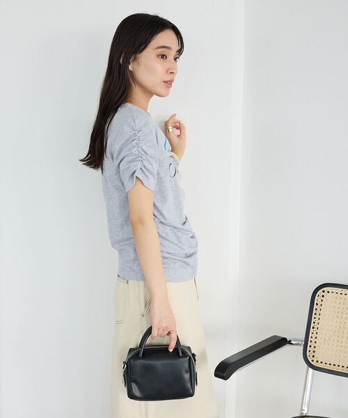 CRAFT STANDARD BOUTIQUE(クラフトスタンダードブティック)の「シャーリングプリントTシャツ(Tシャツ/カットソー・レディース・杢グレー/オフホワイト・FREE)」の8枚目の写真