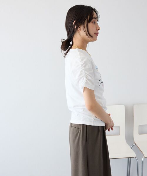 CRAFT STANDARD BOUTIQUE(クラフトスタンダードブティック)の「シャーリングプリントTシャツ(Tシャツ/カットソー・レディース・杢グレー/オフホワイト・FREE)」の17枚目の写真