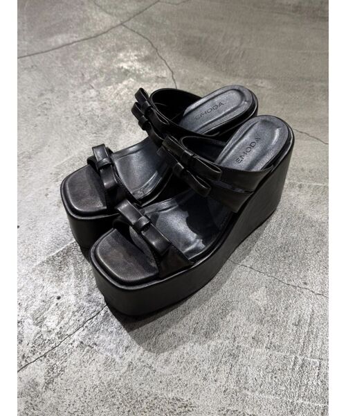 EMODA(エモダ)の「リボンウェッジサンダル(サンダル・レディース・ブラック/アイボリー・MEDIUM/SMALL/LARGE)」の16枚目の写真