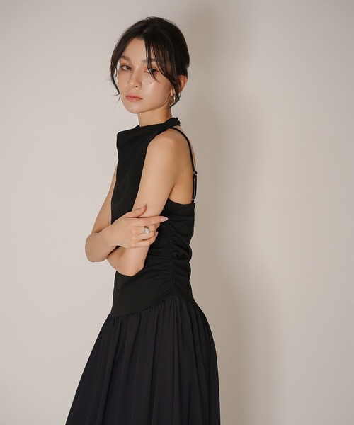 KINO THE KEI(キノザケイ)の「ホルター バルーンヘム ワンピース KINO THE KEI(ワンピース・レディース・ブラック・M/S)」の13枚目の写真