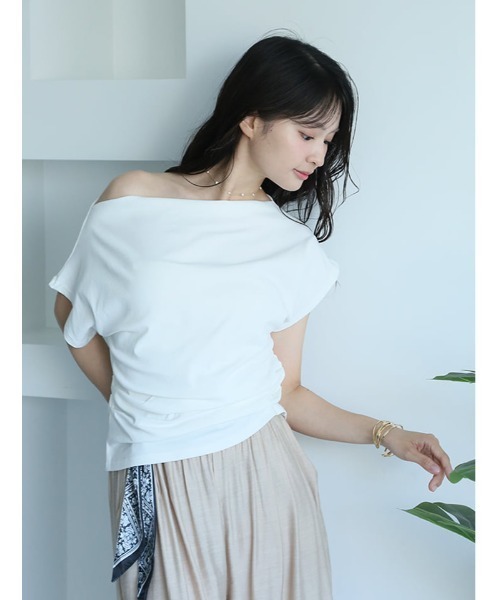 fifth(フィフス)の「ドレープラインギャザーTシャツ(Tシャツ/カットソー・レディース・ホワイト/ブラック・M)」の4枚目の写真