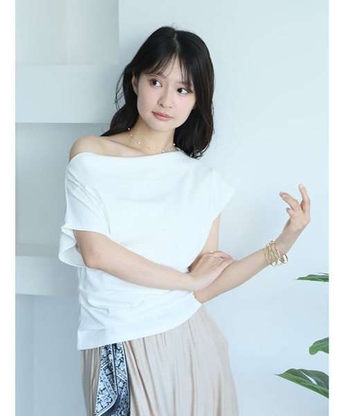 fifth(フィフス)の「ドレープラインギャザーTシャツ(Tシャツ/カットソー・レディース・ホワイト/ブラック・M)」の3枚目の写真