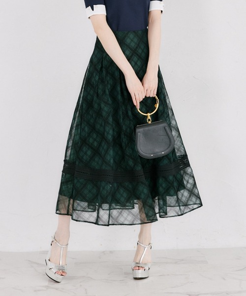 tocco closet(トッコ クローゼット)の「バックレースアップ裾ラインレース切り替えシアーフロッキーチェックフレアスカート(スカート・レディース・ダークグリーン/ライトベージュ・M)」の2枚目の写真