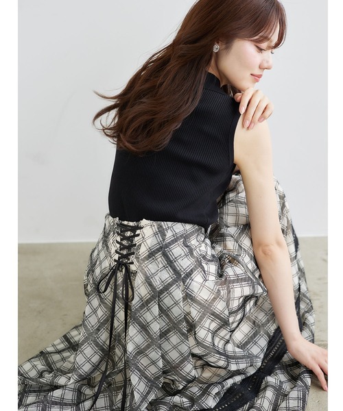 tocco closet(トッコ クローゼット)の「バックレースアップ裾ラインレース切り替えシアーフロッキーチェックフレアスカート(スカート・レディース・ダークグリーン/ライトベージュ・M)」の9枚目の写真