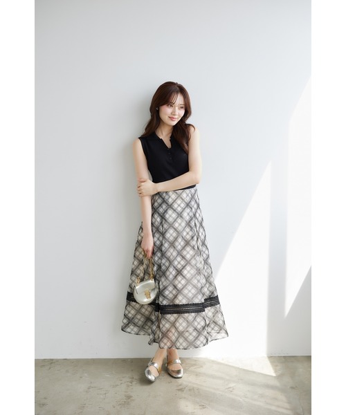 tocco closet(トッコ クローゼット)の「バックレースアップ裾ラインレース切り替えシアーフロッキーチェックフレアスカート(スカート・レディース・ダークグリーン/ライトベージュ・M)」の3枚目の写真