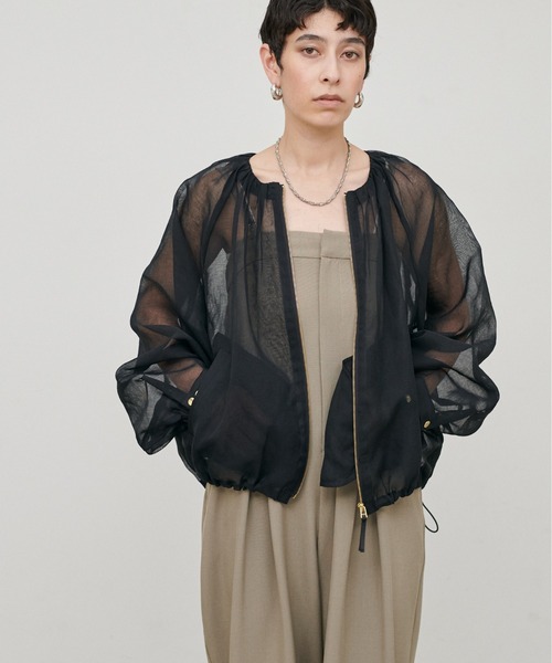 LARUTA(ラルータ)の「【LARUTA】シアーボイルギャザーブルゾン(ブルゾン・レディース・グレイッシュベージュ/ブラック/カーキ・FREE)」の5枚目の写真