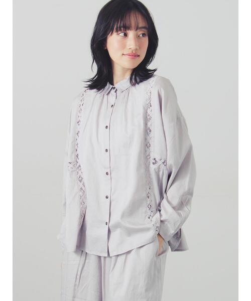 TSUHARU by Samansa Mos2(ツハルバイサマンサモスモス)の「【tukuroi】コットンサテンバテンレースシャツ(シャツ/ブラウス・レディース・チャコールグレー/ベージュ/グレー・F)」の15枚目の写真