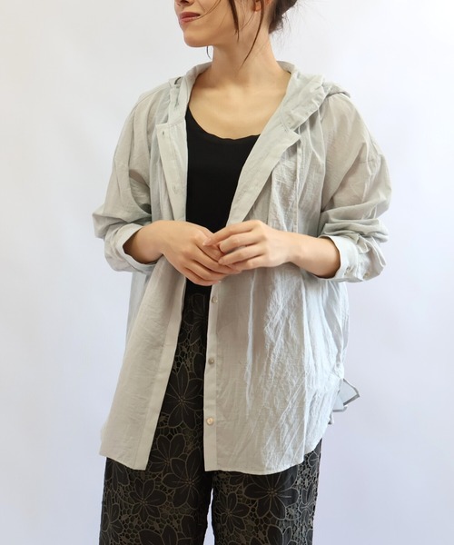 etre relie(エトレリー)の「東炊きフードシャツ(シャツ/ブラウス・レディース・ライトグレー/オフホワイト/ネイビー・MEDIUM)」の13枚目の写真