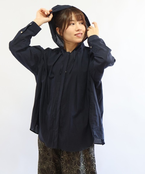 etre relie(エトレリー)の「東炊きフードシャツ(シャツ/ブラウス・レディース・ライトグレー/オフホワイト/ネイビー・MEDIUM)」の21枚目の写真
