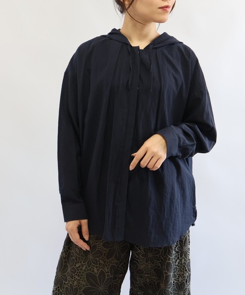 etre relie(エトレリー)の「東炊きフードシャツ(シャツ/ブラウス・レディース・ライトグレー/オフホワイト/ネイビー・MEDIUM)」の22枚目の写真