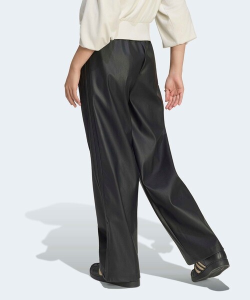 adidas(アディダス)の「【adidas / アディダス】FIREBIRD LOOSE PLEATHER PANT / ファイヤーバード ルーズ プレザーパンツ / ユニセックス(その他パンツ・メンズ・ブラック・L/M)」の3枚目の写真