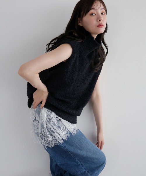 AMUU. PRECIEUSE(アムープレシューズ)の「【ZOZO限定カラー】カールボアハイネックニットベスト(ベスト・レディース・キャメル/アイボリー/ブラック/ブラウン・FREE)」の12枚目の写真