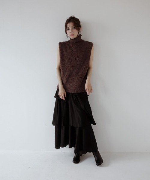 AMUU. PRECIEUSE(アムープレシューズ)の「【ZOZO限定カラー】カールボアハイネックニットベスト(ベスト・レディース・キャメル/アイボリー/ブラック/ブラウン・FREE)」の19枚目の写真